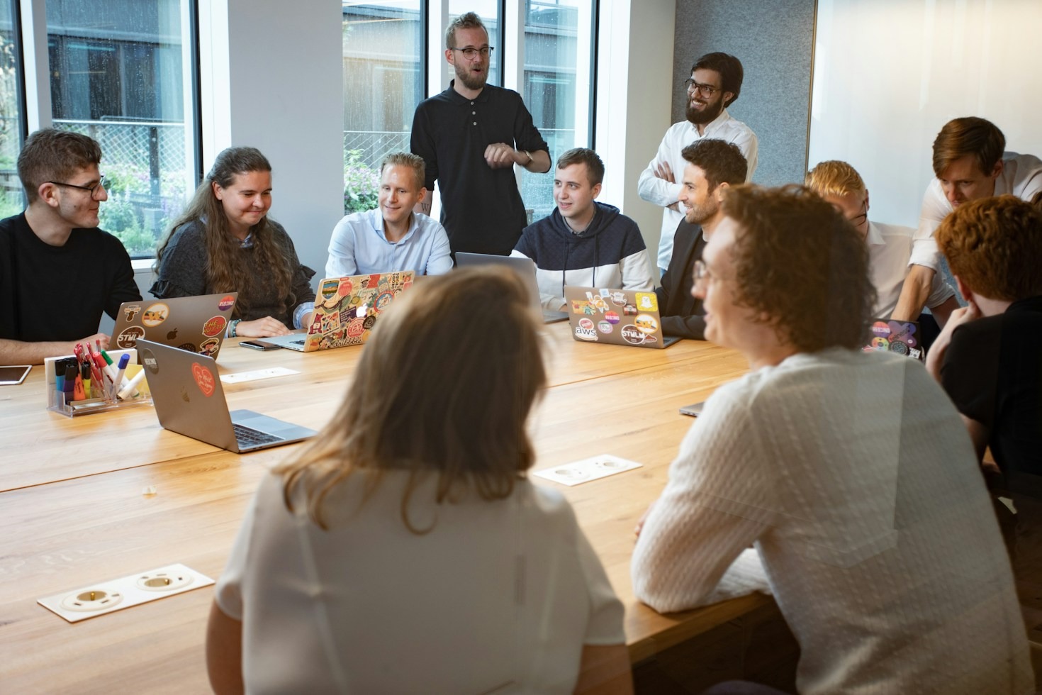 Navigating Today’s Fast-Moving Online Trends With Ease