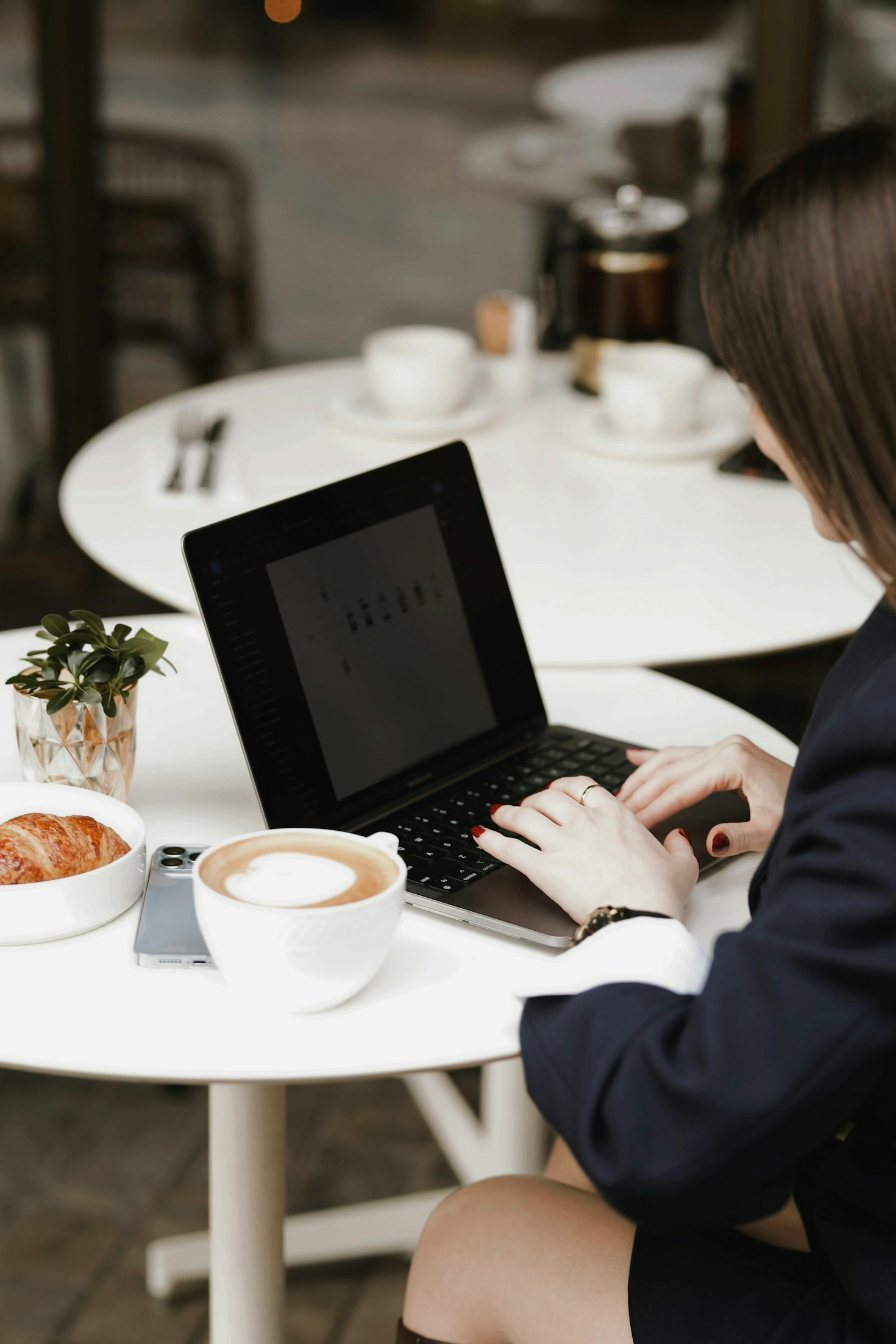 The Art of Curating Relevant Digital Stories Daily